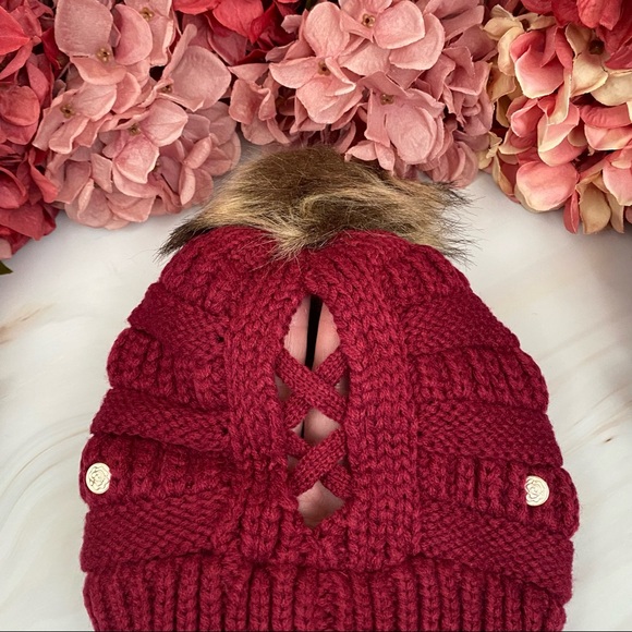 Red Knit Criss Cross Ponytail Pom Pom Beanie - Picture 12 of 15